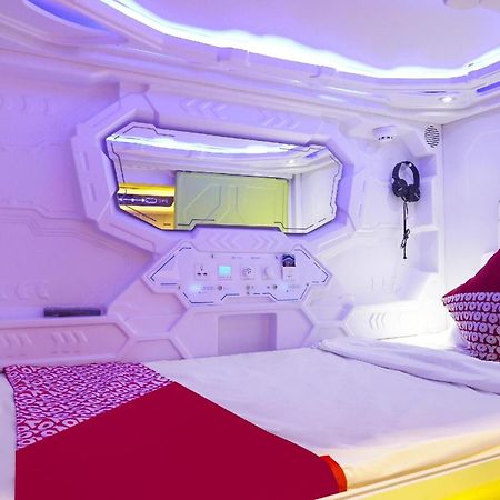 Super Oyo 91328 Fiducia Capsule Hotel Jacarta Exterior foto