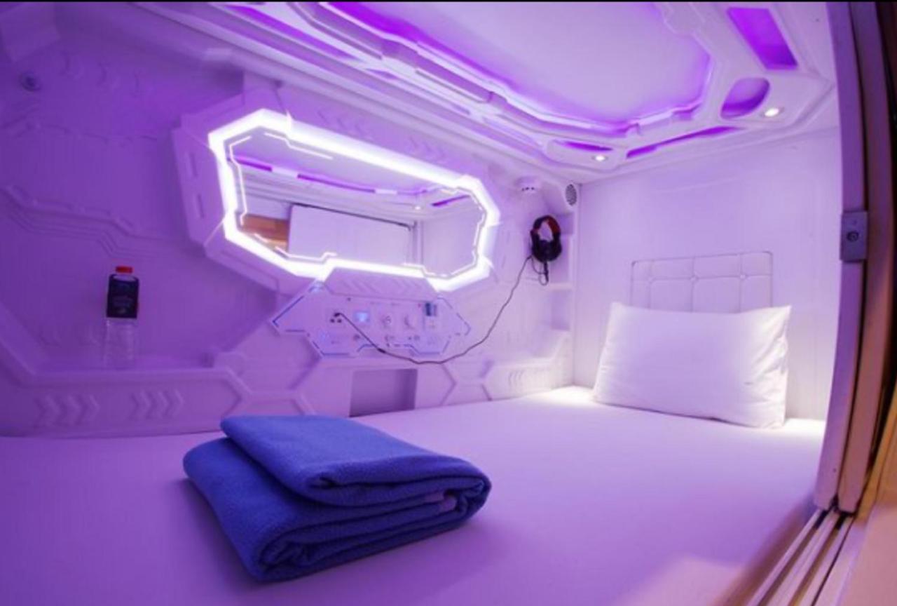 Super Oyo 91328 Fiducia Capsule Hotel Jacarta Exterior foto