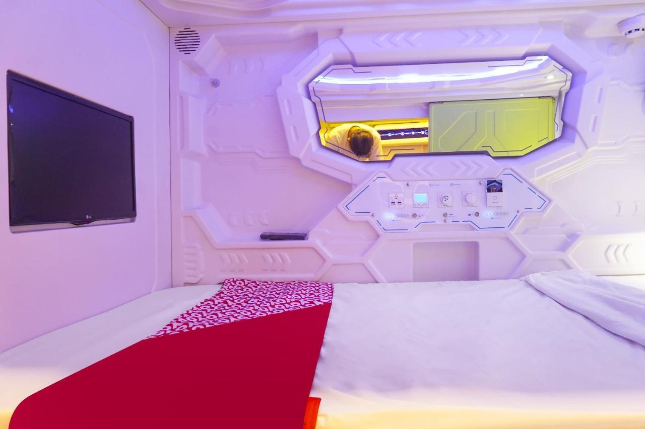 Super Oyo 91328 Fiducia Capsule Hotel Jacarta Exterior foto